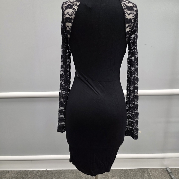 Soprano Black Long Sleeve Lace Dress - Picture 6 of 10